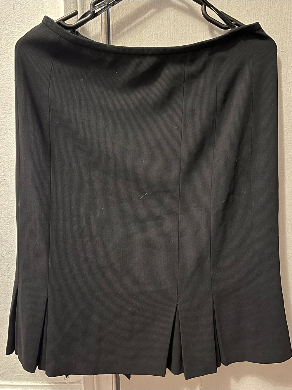 Jones New York Black A-Line Skirt with Subtle Pleats